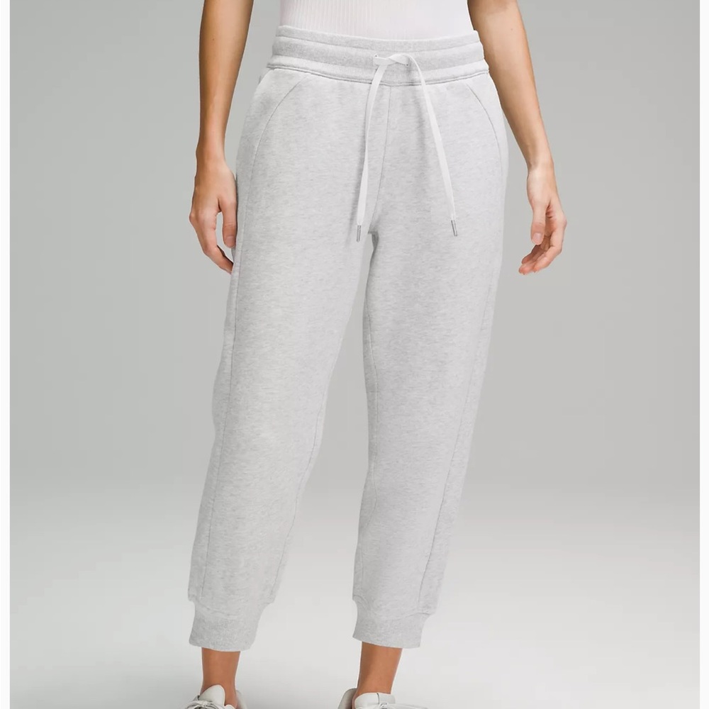 Lululemon Scuba High-Rise Cropped Jogger